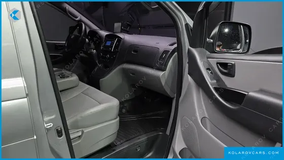 HYUNDAI STAREX WAGON 12-SEATER