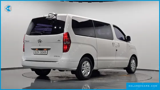 HYUNDAI STAREX VAN 5-SEATER