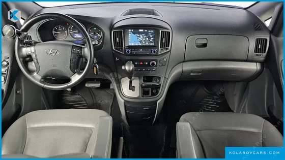 HYUNDAI STAREX VAN 5-SEATER