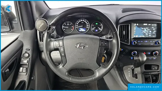 HYUNDAI STAREX VAN 5-SEATER