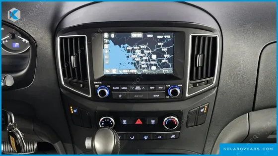 HYUNDAI STAREX VAN 5-SEATER