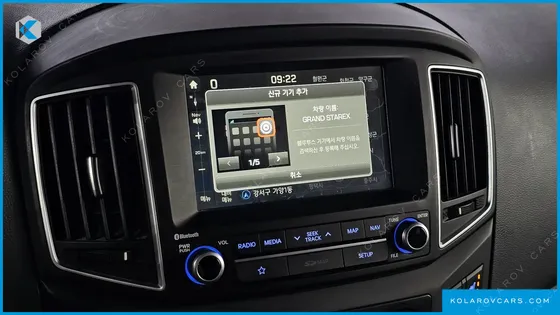HYUNDAI STAREX VAN 5-SEATER