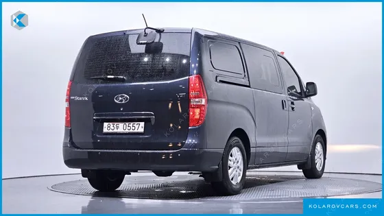HYUNDAI STAREX VAN 5-SEATER