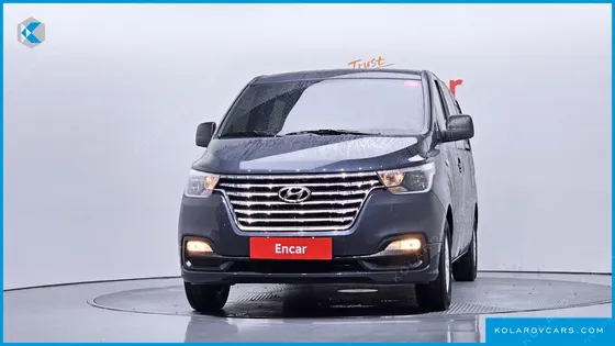 HYUNDAI STAREX VAN 5-SEATER