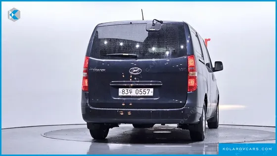 HYUNDAI STAREX VAN 5-SEATER