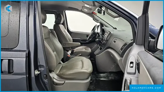 HYUNDAI STAREX VAN 5-SEATER