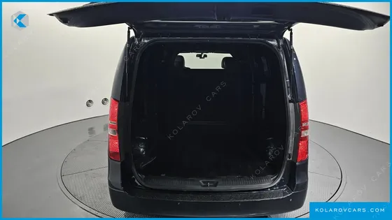 HYUNDAI STAREX VAN 5-SEATER