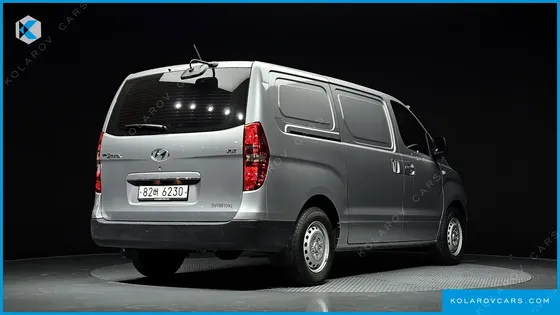 HYUNDAI STAREX VAN 3-SEATER