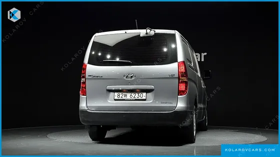 HYUNDAI STAREX VAN 3-SEATER