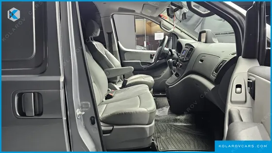 HYUNDAI STAREX VAN 3-SEATER