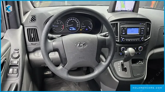HYUNDAI STAREX VAN 3-SEATER
