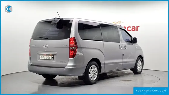 HYUNDAI STAREX VAN 5-SEATER