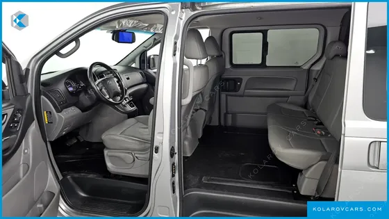 HYUNDAI STAREX VAN 5-SEATER