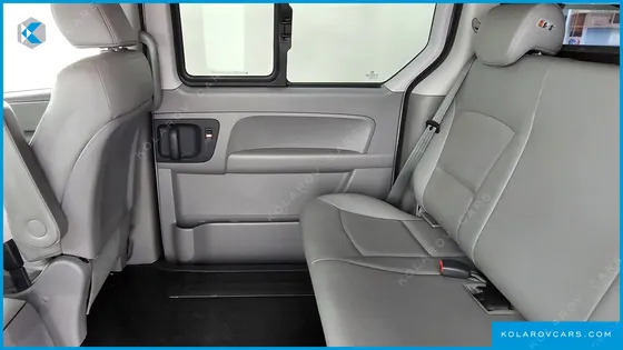 HYUNDAI STAREX VAN 5-SEATER