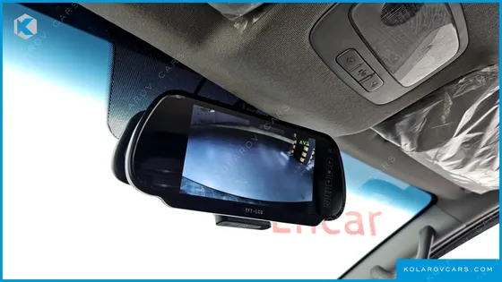 HYUNDAI STAREX VAN 5-SEATER