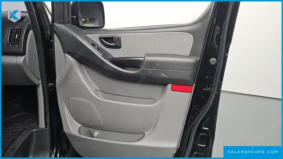 HYUNDAI STAREX WAGON 11-SEATER