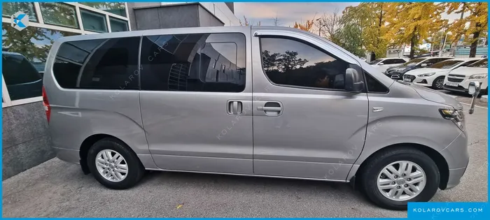 HYUNDAI STAREX VAN 5-SEATER