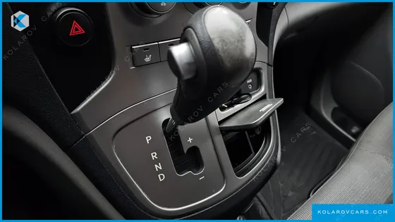 HYUNDAI STAREX 12-SEATER WAGON