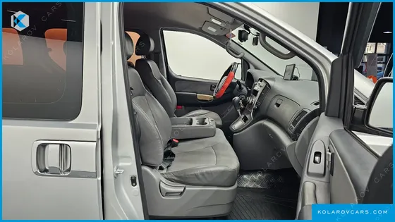 HYUNDAI STAREX 12-SEATER WAGON