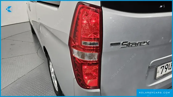 HYUNDAI STAREX 12-SEATER WAGON