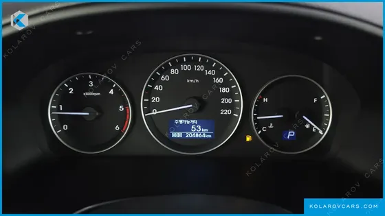 HYUNDAI STAREX VAN 3-SEATER