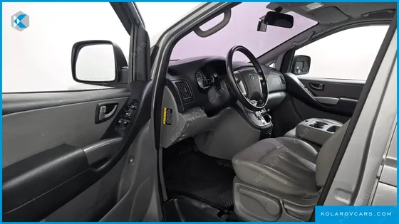 HYUNDAI STAREX VAN 3-SEATER