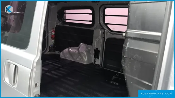 HYUNDAI STAREX VAN 3-SEATER