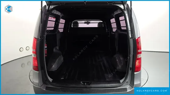 HYUNDAI STAREX VAN 3-SEATER