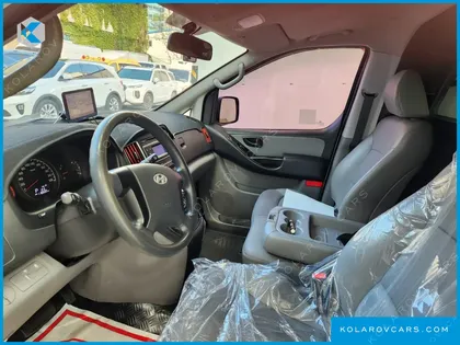 HYUNDAI STAREX 3-SEATER VAN