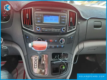 HYUNDAI STAREX 3-SEATER VAN