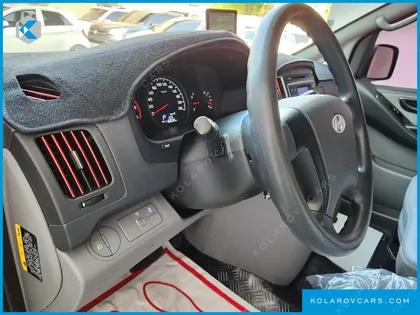 HYUNDAI STAREX 3-SEATER VAN