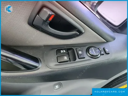 HYUNDAI STAREX 3-SEATER VAN