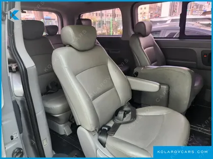 HYUNDAI STAREX 11-SEATER WAGON
