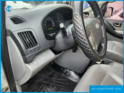 HYUNDAI STAREX 11-SEATER WAGON