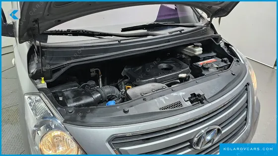 HYUNDAI STAREX 3-SEATER VAN