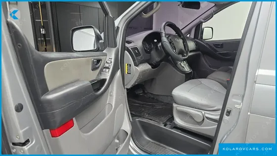 HYUNDAI STAREX 3-SEATER VAN