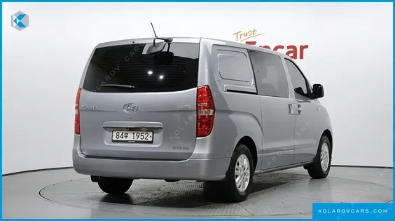 HYUNDAI STAREX VAN 5-SEATER