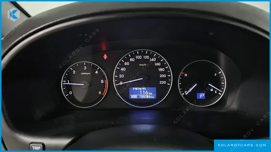 HYUNDAI STAREX VAN 5-SEATER