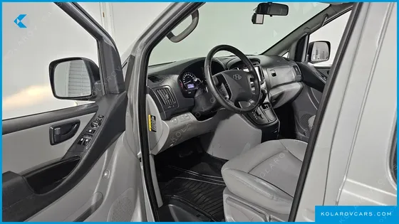 HYUNDAI STAREX VAN 5-SEATER