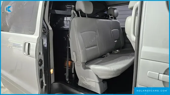 HYUNDAI STAREX VAN 5-SEATER