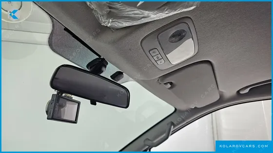 HYUNDAI STAREX VAN 5-SEATER