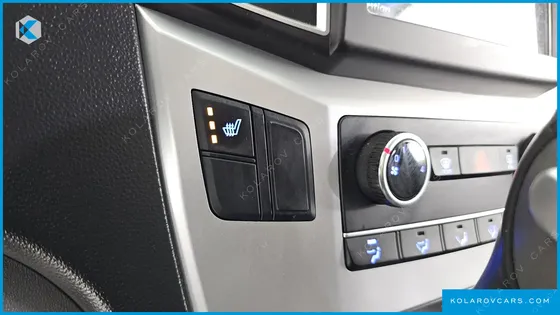 HYUNDAI STAREX VAN 5-SEATER