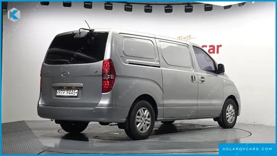 HYUNDAI STAREX 3-SEATER VAN