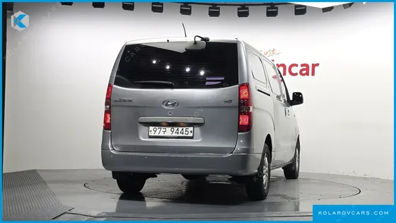HYUNDAI STAREX 3-SEATER VAN