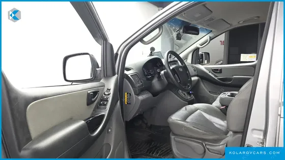 HYUNDAI STAREX 3-SEATER VAN