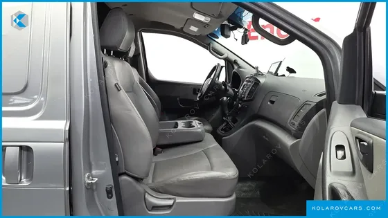 HYUNDAI STAREX 3-SEATER VAN