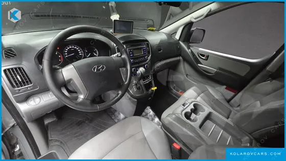 HYUNDAI STAREX VAN 3-SEATER