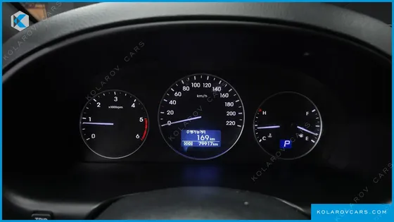 HYUNDAI STAREX VAN 3-SEATER