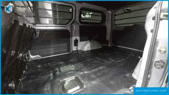 HYUNDAI STAREX VAN 3-SEATER