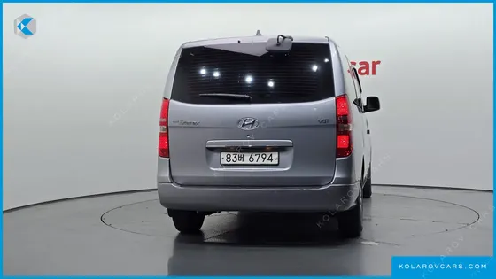 HYUNDAI STAREX 5-SEATER VAN